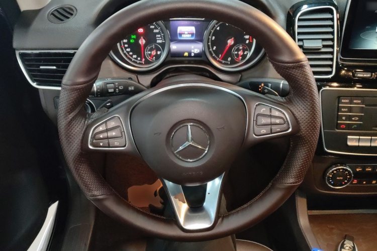 奔驰GLE 2015款 GLE 400 4MATIC局部细节13