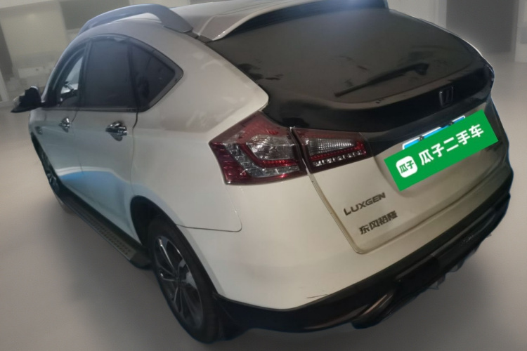 纳智捷 优6 SUV 2018款 1.8T 经典舒适版车身外观5