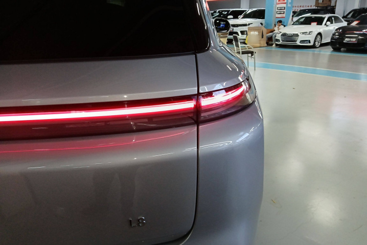 理想汽车 理想L8 2023款 Pro车身外观9