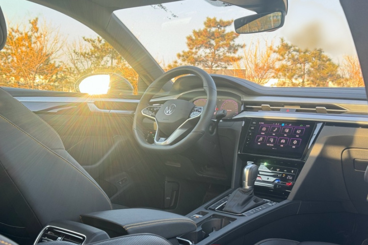 一汽-大众CC 2024款 380TSI 夺目版中控内饰7002