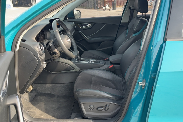 奥迪Q2L 2018款 35 TFSI 豪华致雅型 国V局部细节19