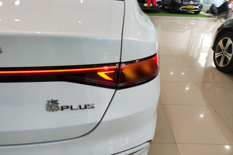 比亚迪 秦PLUS 2021款 EV 500KM 豪华型车身外观9