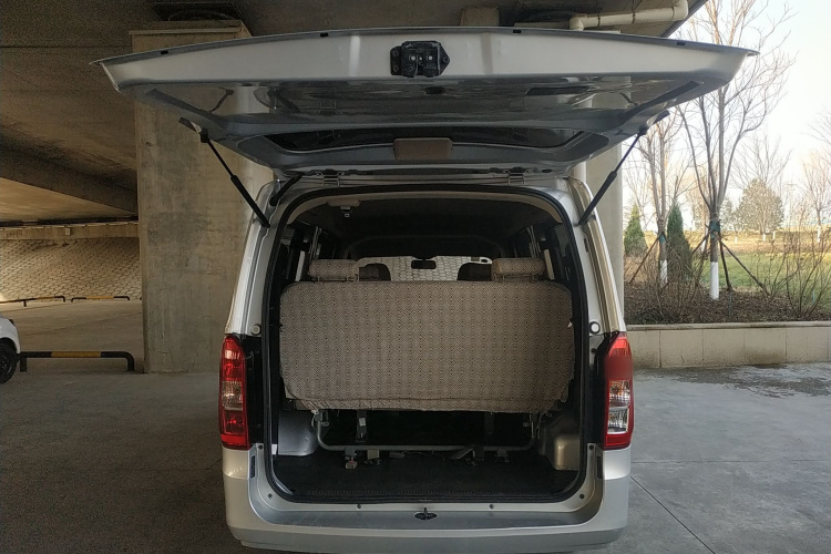 五菱汽车 五菱荣光V 2019款 1.5L标准型国VI LAR机舱底盘23