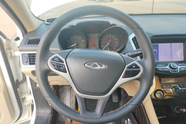 奇瑞 艾瑞泽7 2015款 1.6L 手动致尚版中控内饰13