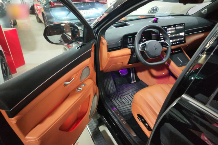 鸿蒙智行 问界M7 2024款 1.5T 智驾后驱Ultra版 6座中控内饰7003