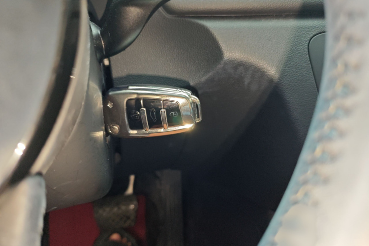 奥迪Q3 2015款 35 TFSI 进取型中控内饰7001