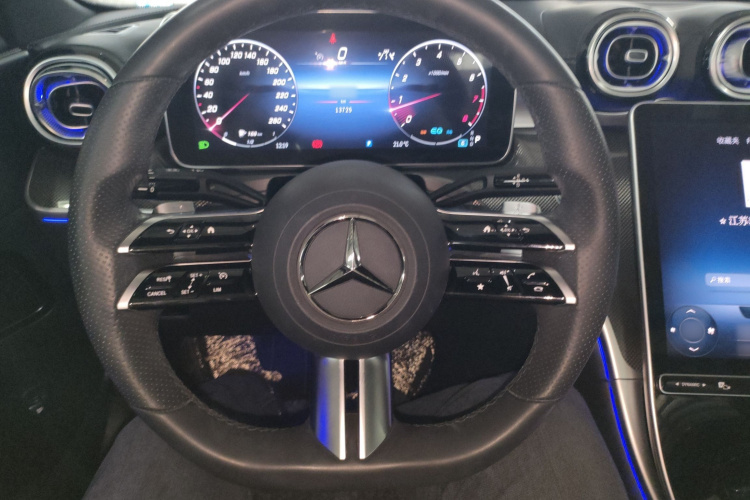 奔驰C级 2022款 改款 C 260 L 运动版局部细节13