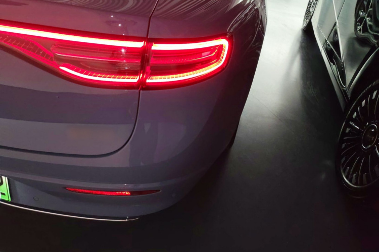 鸿蒙智行 智界S7 2025款 705km Pro车身外观9