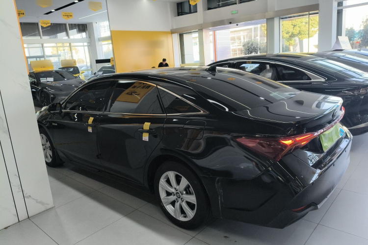 丰田 亚洲龙 2023款 双擎 2.5L 进取版车身外观4