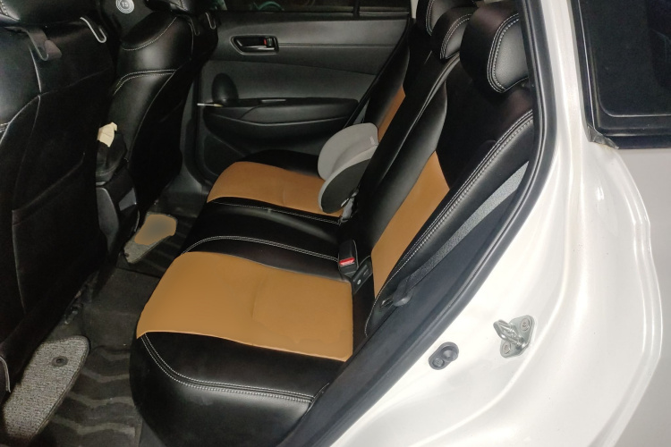 丰田 卡罗拉锐放 2023款 2.0L 先锋版中控内饰21