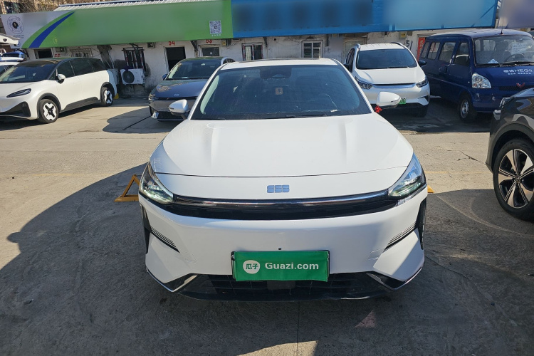 吉利银河 银河L6 2024款 125km PLUS 龙腾版车身外观2