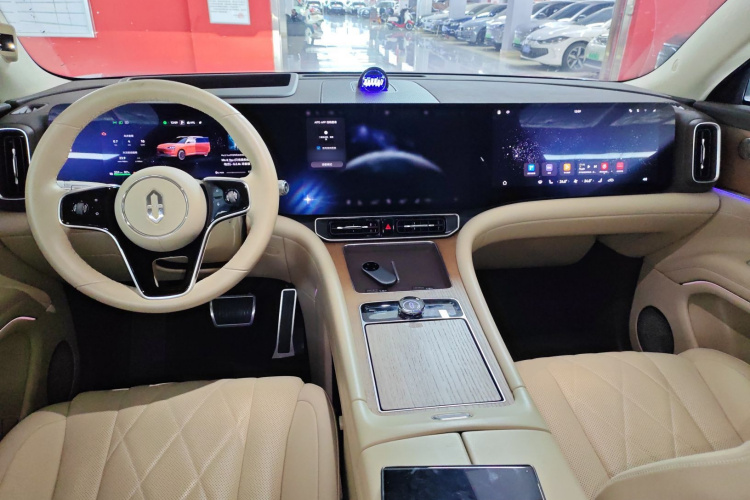 鸿蒙智行 问界M9 2024款 增程 Ultra版 52kWh 5座版中控内饰12