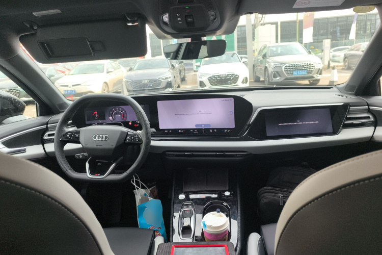 奥迪A5L 2026款 2.0T 运动版中控内饰7002