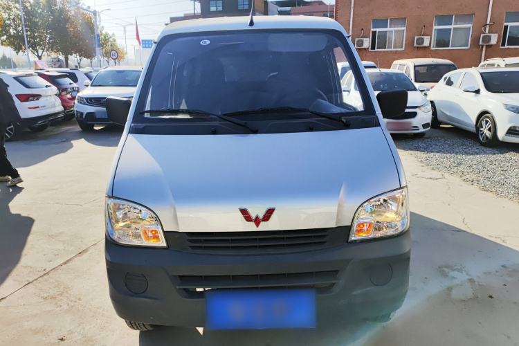 五菱汽车 五菱之光 2023款 1.5L 实用型 5/7座车身外观2