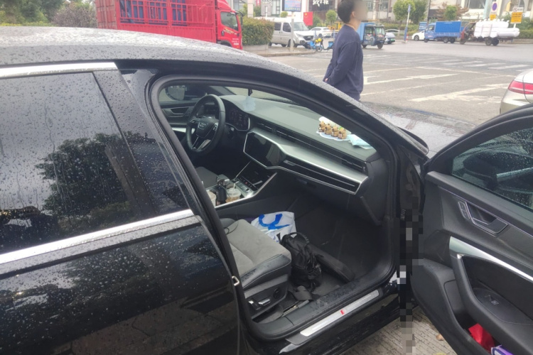 奥迪A6L 2024款 45 TFSI 臻选动感型局部细节9005