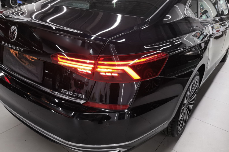 大众 帕萨特 2021款 330TSI 豪华版车身外观9