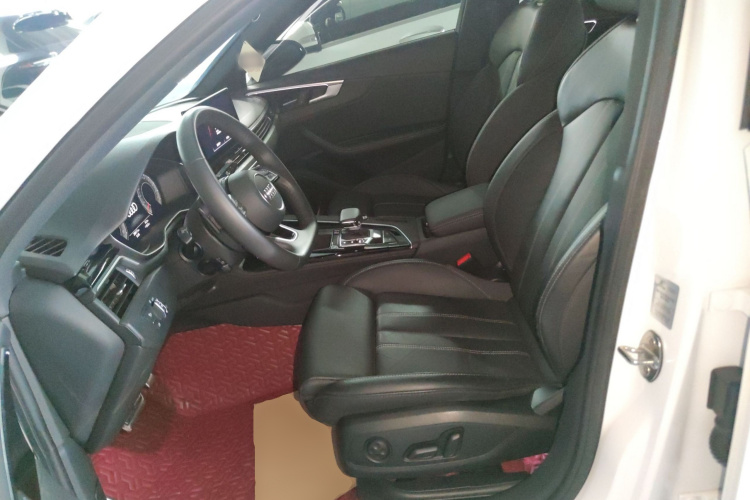 奥迪A4L 2023款 40 TFSI 豪华动感型中控内饰19