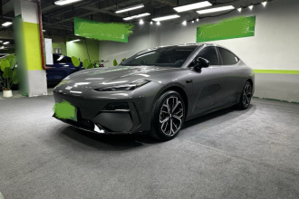 吉利银河 银河E8 2025款 700km 远航智驾版