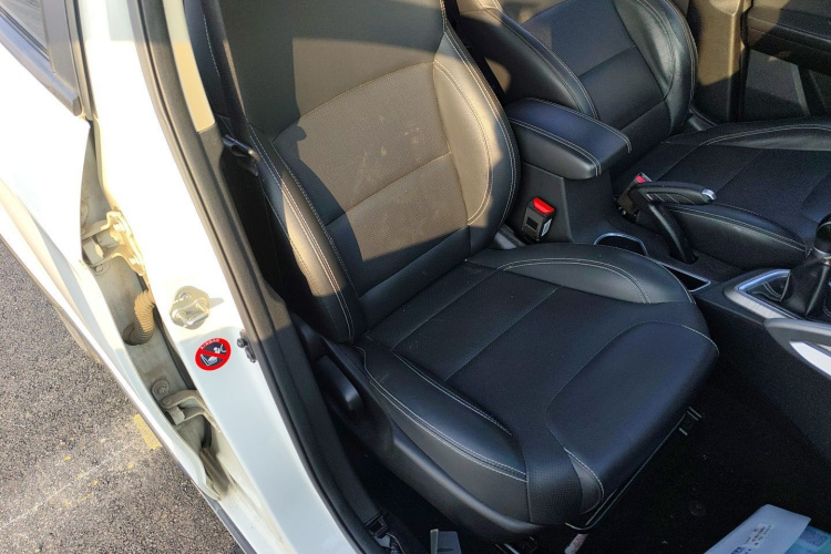 吉利汽车 远景X3 2017款 1.5L 手动尊贵型局部细节41