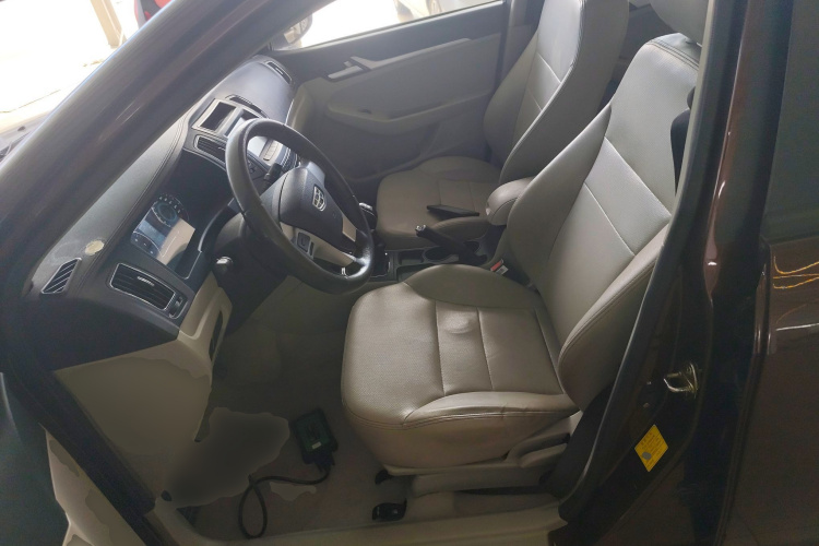 吉利汽车 远景 2015款 1.3T 手动尊贵型中控内饰19