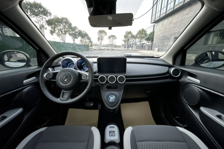 欧拉黑猫 2019款 351km 灵智版中控内饰7002