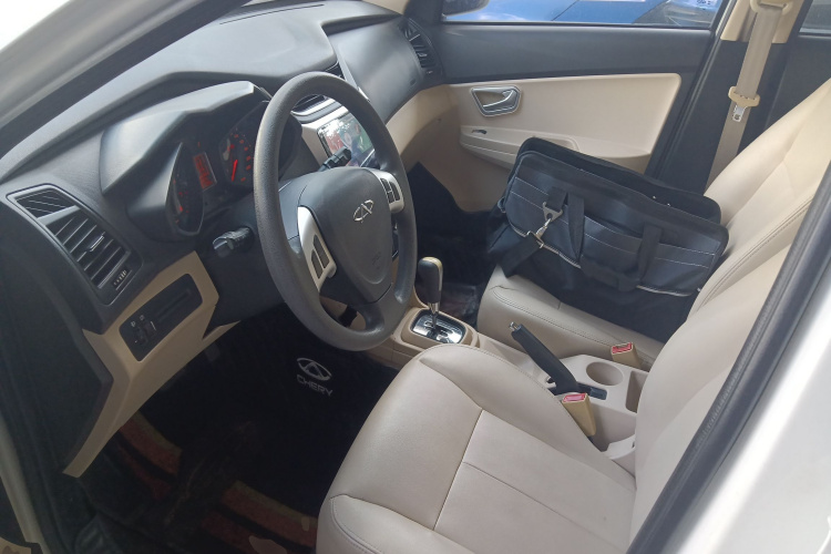 奇瑞 风云2 2013款 两厢 1.5L AMT锐意版中控内饰19