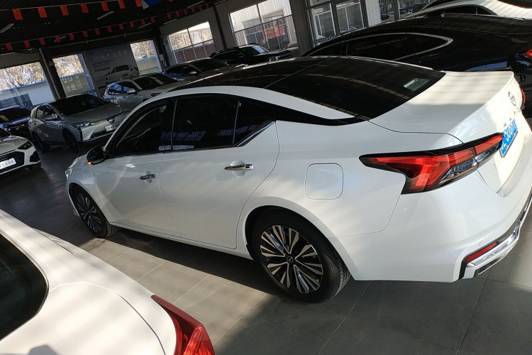 日产 天籁 2022款 2.0L XL-Upr 优享版车身外观4