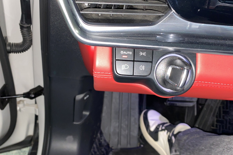 保时捷 2022款 Panamera 4 行政加长版 2.9T局部细节9008