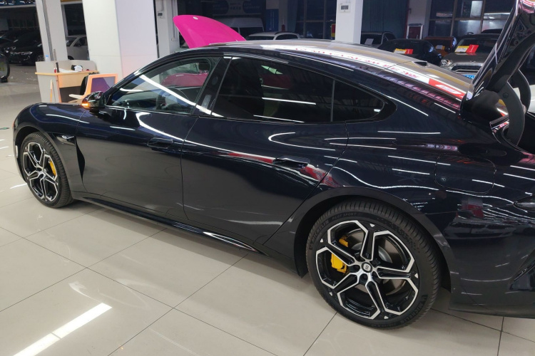 小米汽车 小米SU7 2024款 后驱超长续航高阶智驾Pro版车身外观4