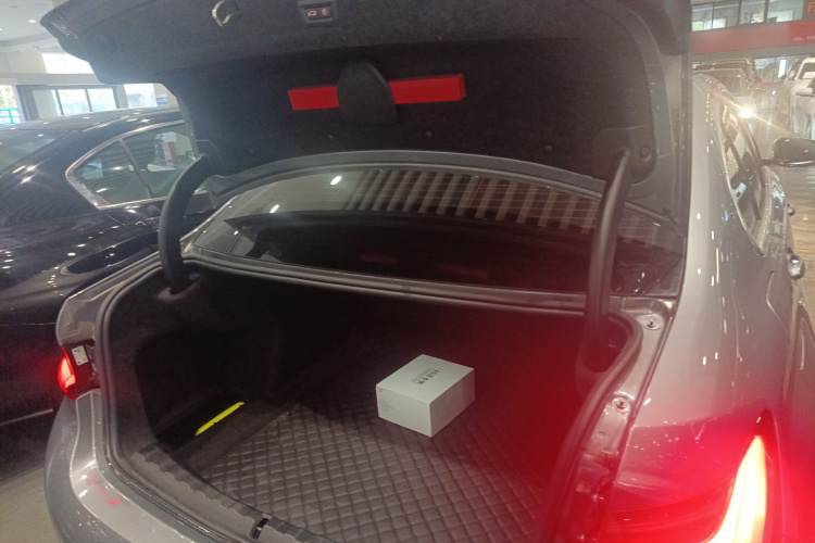 宝马3系 2023款 325Li xDrive M运动套装局部细节23