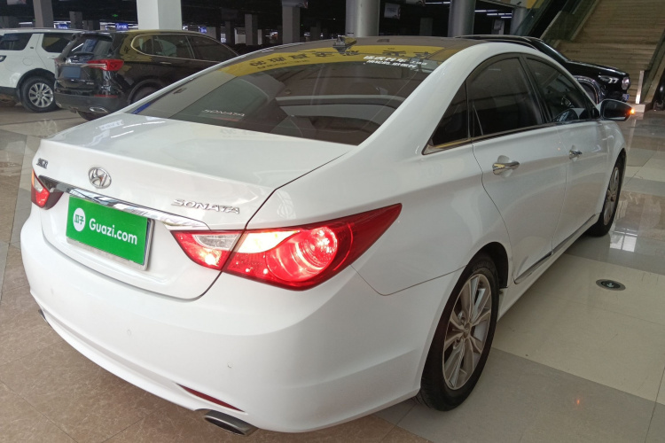 现代 索纳塔 2014款 2.0L 自动豪华版车身外观7