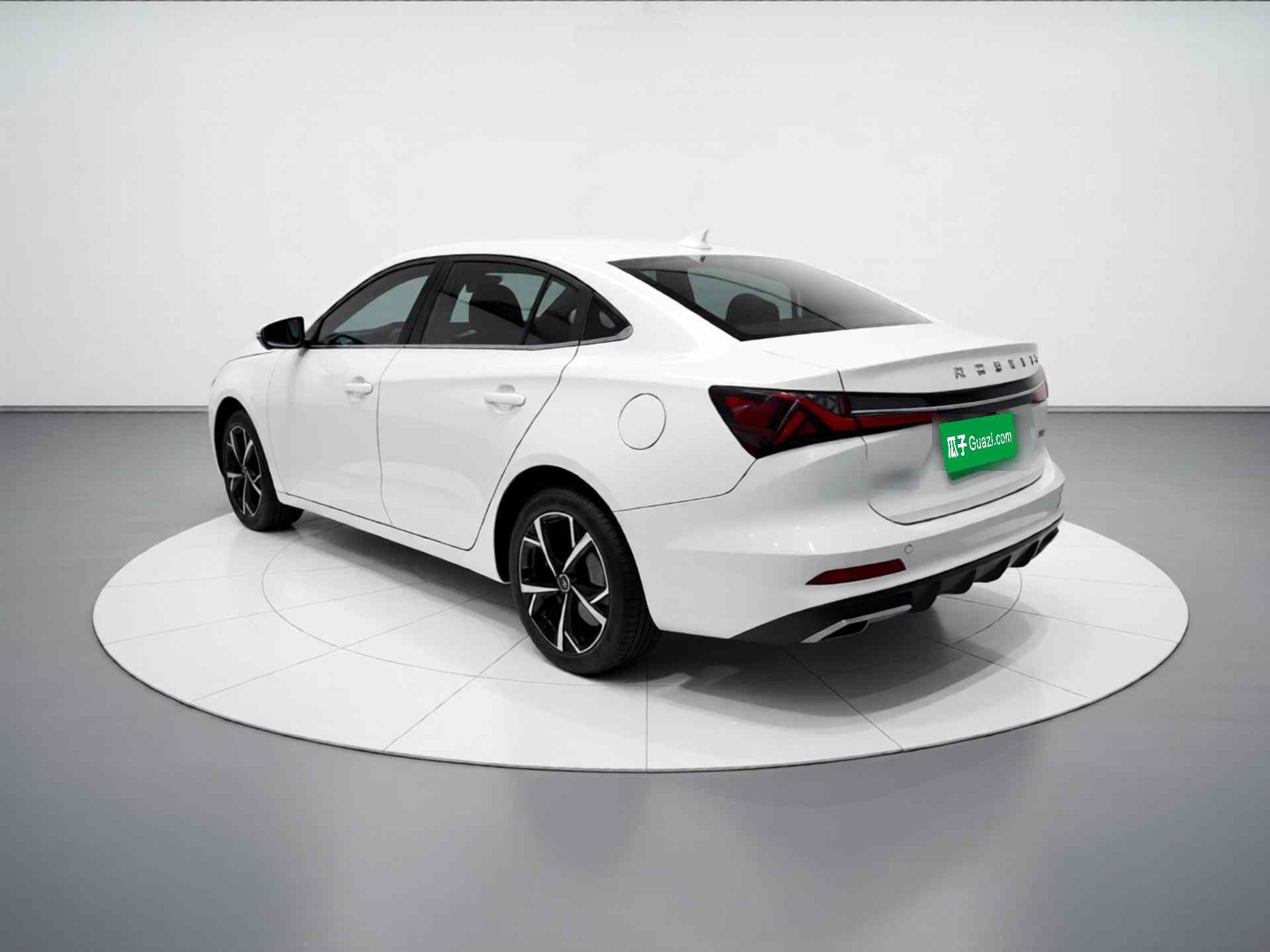 荣威i5 2023款 1.5L CVT尊荣版(3)