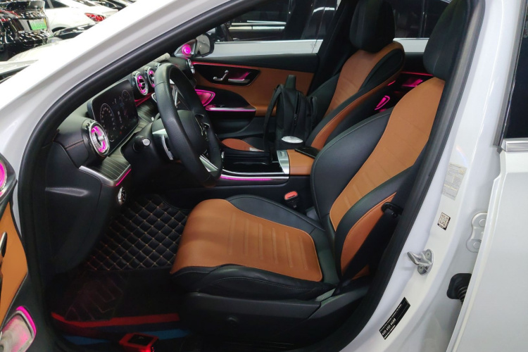 奔驰C级 2023款 C 200 L 运动版中控内饰19