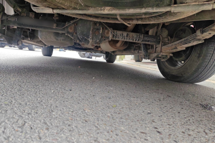 BAW北汽制造 锐胜王牌M7 2023款 1.6L 标轴创富型 7座局部细节9009