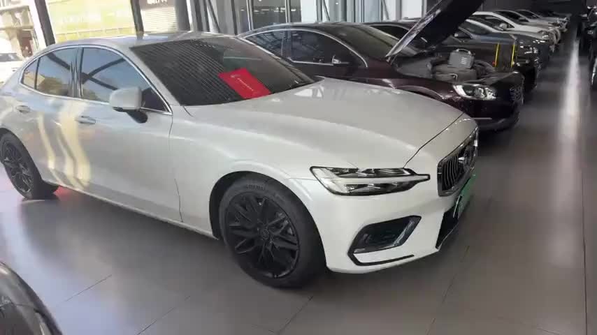 沃尔沃S60 2020款 T4 智逸豪华版实拍1