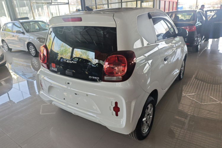 荣威 科莱威CLEVER 2021款 302km新四座超能版车身外观7