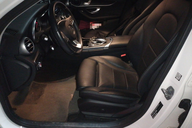 奔驰C级(进口) 2017款 改款 C 180 旅行轿车局部细节19