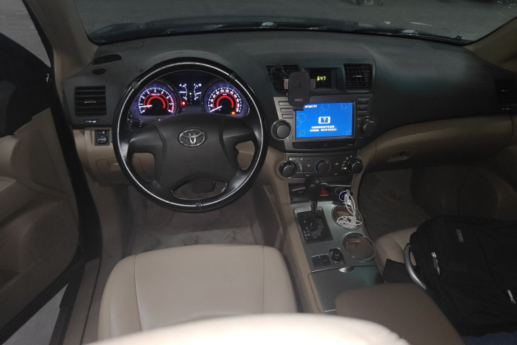 丰田 汉兰达 2012款 2.7L 两驱7座精英版中控内饰12