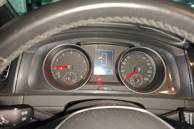 大众 高尔夫 2018款 1.6L 自动舒适型局部细节14