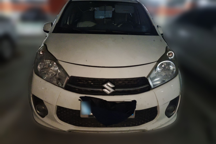 铃木 奥拓 2013款 1.0L 手动豪华型车身外观2