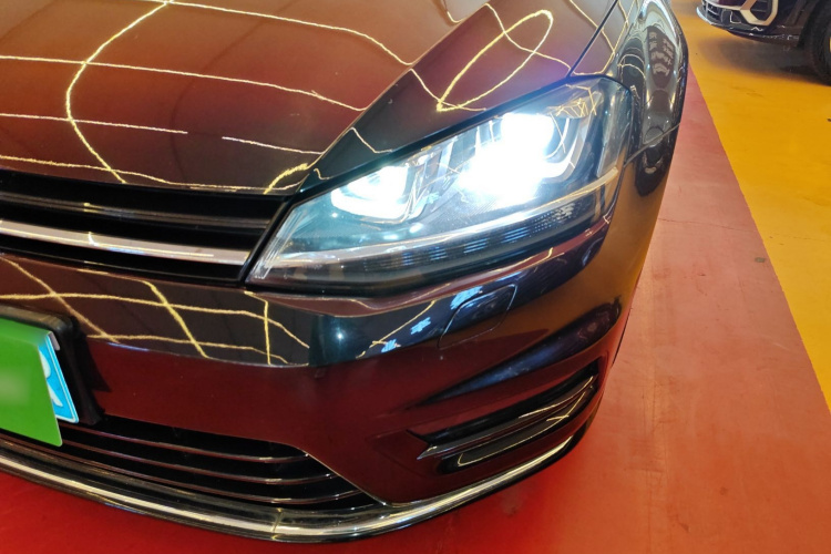 大众 高尔夫 2017款 280TSI 自动R-Line百万辆纪念版局部细节36