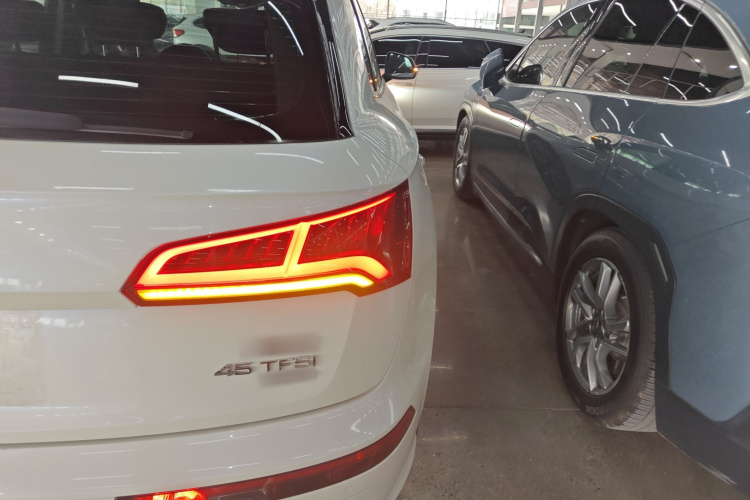 奥迪Q5L 2018款 45 TFSI 尊享时尚型 国V车身外观9