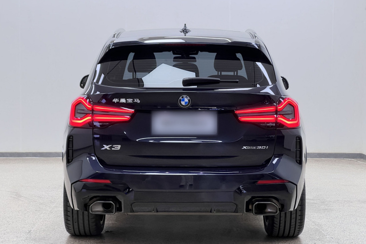 宝马X3 2022款 改款二 xDrive30i 尊享型 M曜夜套装车身外观6006