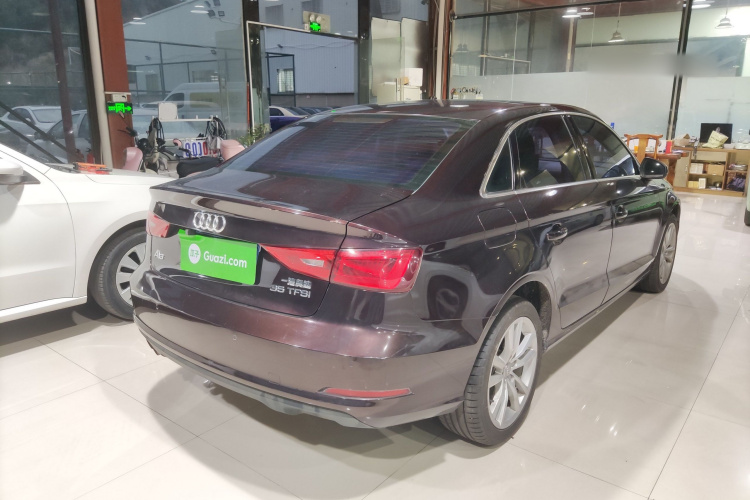 奥迪A3 2015款 Limousine 35 TFSI 百万纪念舒享型车身外观7