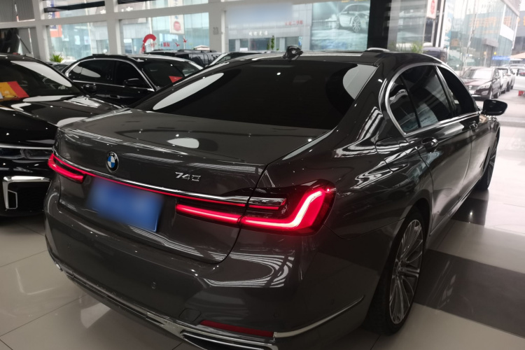 宝马7系 2019款 740Li 领先型 豪华套装车身外观7