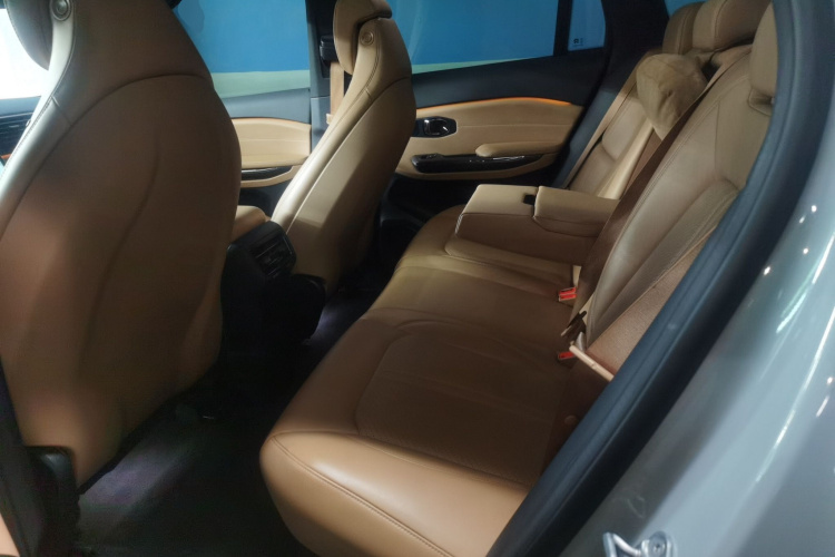 蔚来ES6 2020款 600KM 运动版中控内饰21