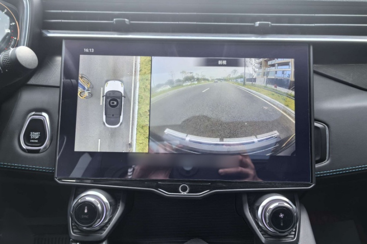 领克05 2022款 2.0TD 两驱耀Halo中控内饰7002