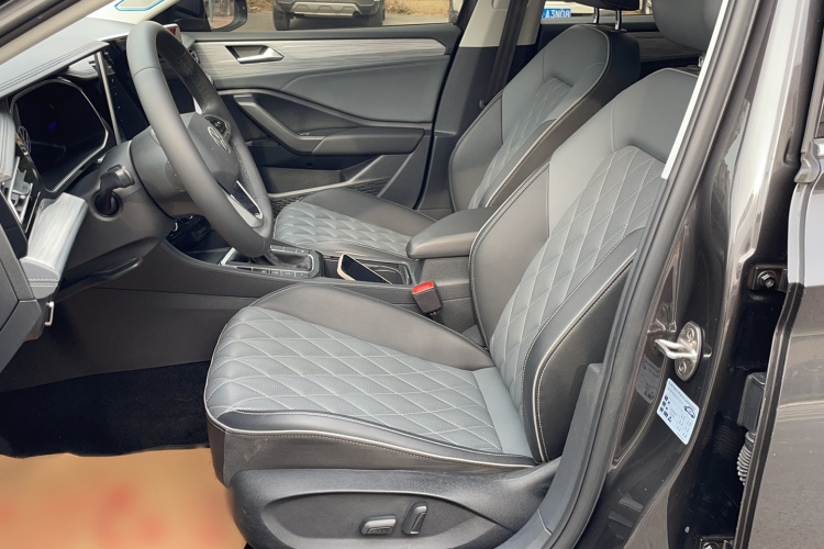 大众 速腾 2023款 300TSI DSG超越版中控内饰7001