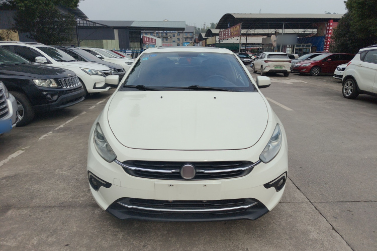 菲亚特 致悦 2014款 1.4T 自动舒适版车身外观2