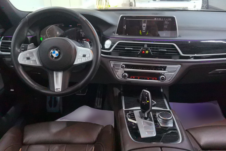 宝马7系 2019款 改款 730Li M运动套装中控内饰7002